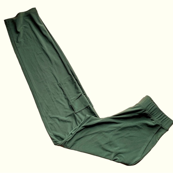 Pull on green cargo pants - Picture 1 of 7